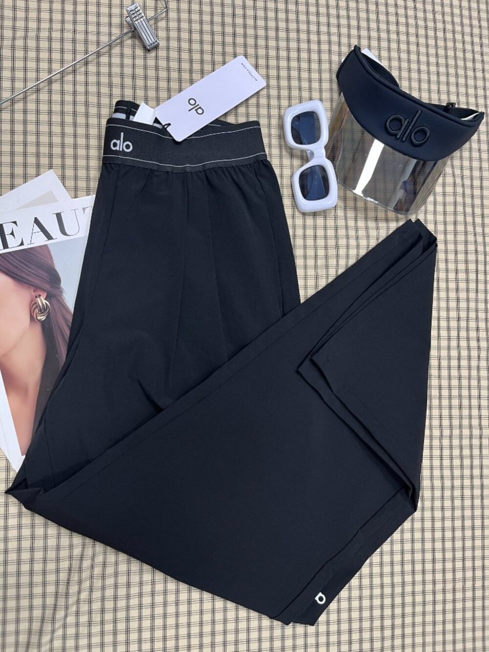 🔥Obsessed!NWT ALO Yoga Suit Up Trouser Black (Regular) Brunch Pants 🖤 - Picture 5 of 9